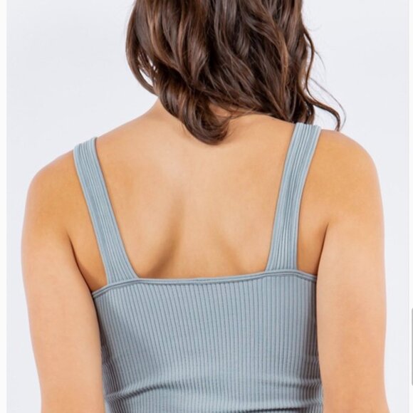 Ribbed Seamless Tank Top - Picture 4 of 5